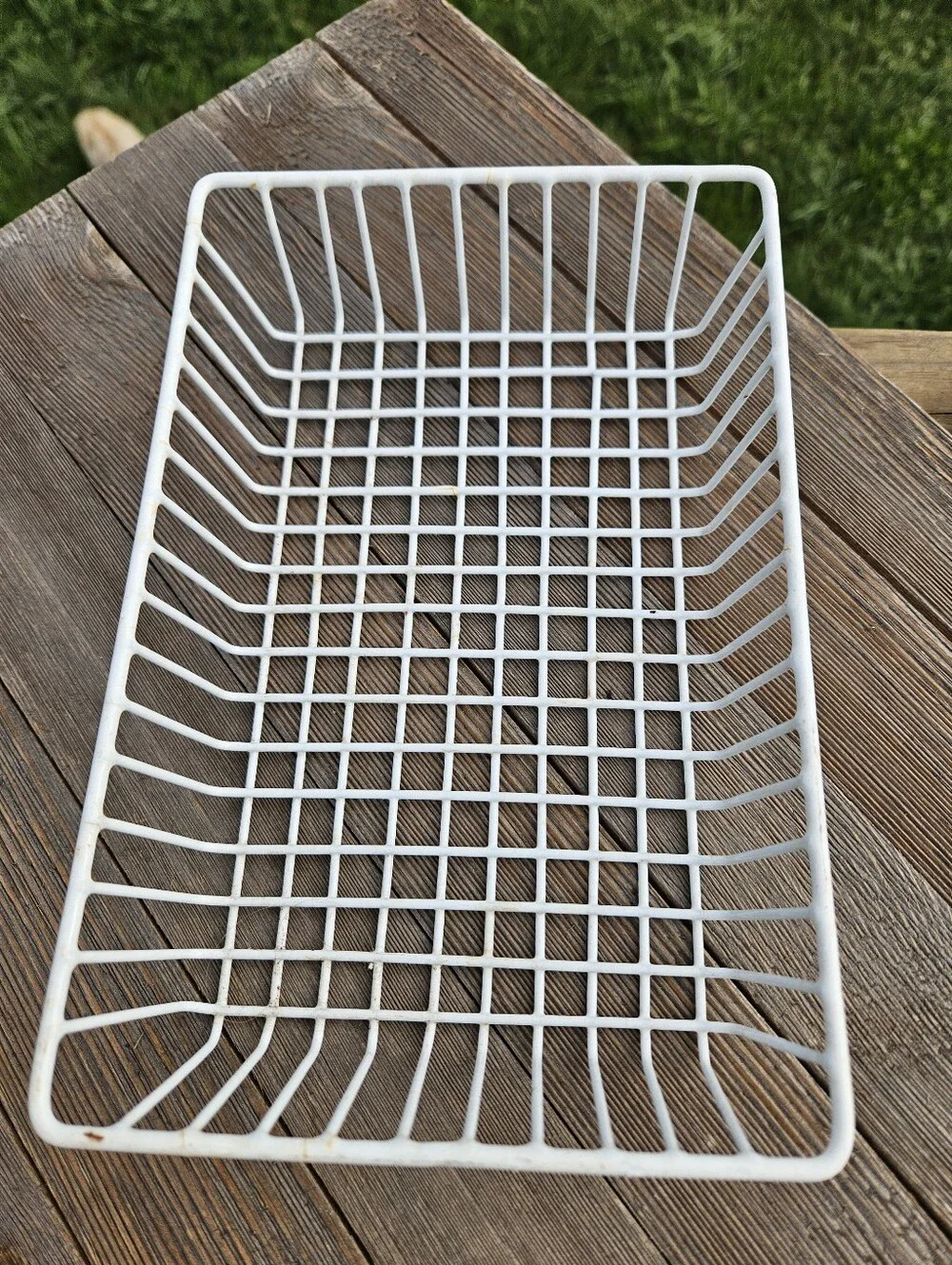 FARMHOUSE VINTAGE WIRE BASKET White Metal Decorative Storage Shabby Chic Tray